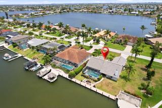 Your Personal Waterfront Paradise Awaits - 3