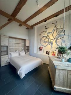 Designer Industrial Loft on Lake Zurich - 2