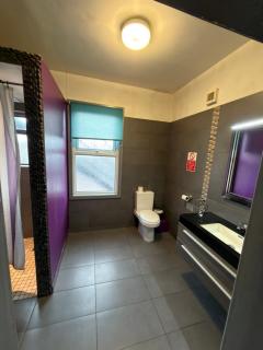 Bennetts Hotel - 7