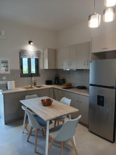 GEORGIAS Apt,brand new 2025 modern Apt in the center of Alikanas - 8