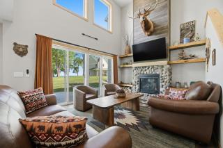 Fairway Views, Near Mille Lacs, Private Deck home - 2