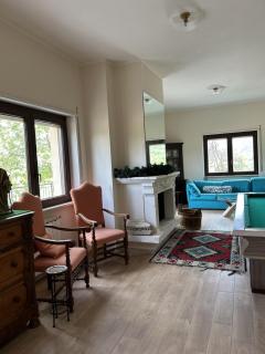Villa with Private Garden - 3