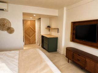 Hotel on the Cay - 8