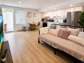 Cozy South Surrey 2 beds suite - 6