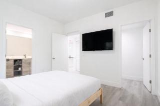 Comfortable 3BR 4 Beds Free Parking Included - 0