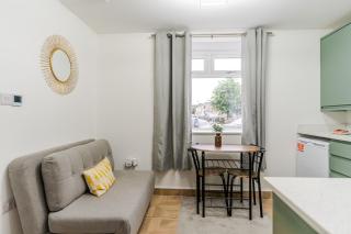 Well-Located 1-Bed Apartment Cardiff University - 9