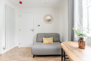 Well-Located 1-Bed Apartment Cardiff University - 4