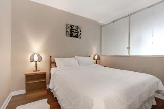 Vancouver downtown one bedroom and den apartment - 9