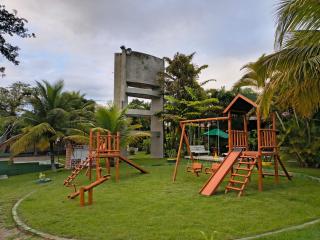 Casa de frente para a piscina - 7