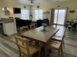 Beachgate Condo Suites and Hotel 331 - 332 condo - 9