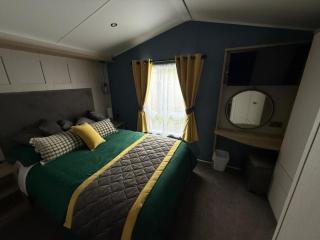 Howes Willerby Retreat - 8