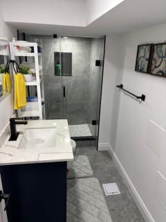 Luxury Guest Suite - 9
