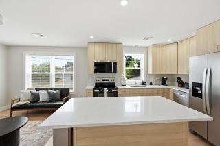 Five75 Lux Prov PC - Suite 1 - 4