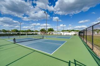 Heated Pool, Games & Socials! Zephyrhills Home - 9