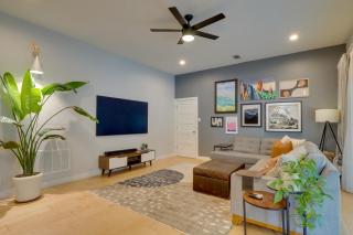 5BR Group Retreat w/ Pool in Austin, 4 Mi to Dtwn - 2