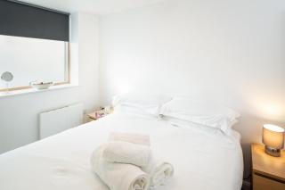 Wonderful flat sleeps 4 near to Bristol centre and venues - 3