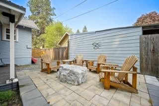 The Beach Cottage - New remodel with stunning yard - 9