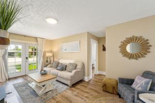 The Beach Cottage - New remodel with stunning yard - 5