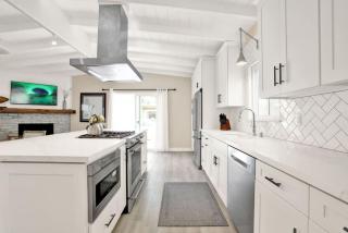 114 - 42nd St A - Remodeled Beauty Steps To The Sand home - 0