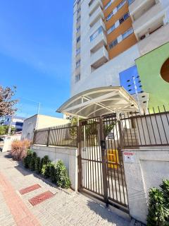 Apto 2 quartos - ótima localização - 1