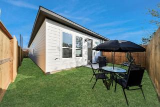 New Build Luxury Retreat Home that Sleeps 7 near NRG and Medical Center - 7