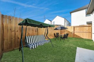 New Build Luxury Retreat Home that Sleeps 7 near NRG and Medical Center - 8