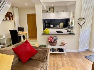 Delightful Cottage Sydney Gardens private parking - Pass the Keys - 3