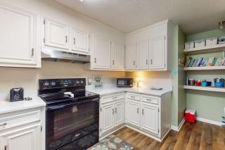Cozy Beach Retreat - 5