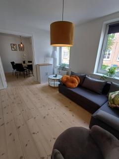 Charming 2 bedroom apartment free parking - 3
