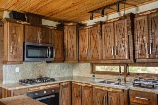 Luxurious Cabin Retreat in Las JARABACOA with Private Pool, EL RELOJ SE DETUVO - 2