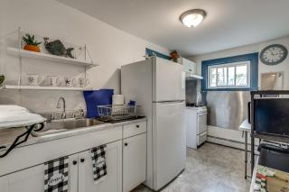 'Nana’s Tiny Flat' East Side Charmer Near Brown - 2