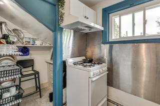 'Nana’s Tiny Flat' East Side Charmer Near Brown - 1
