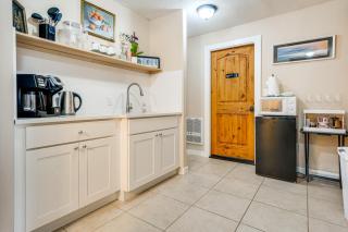 Private + Secluded: 2BR Vancouver Home w/ Fire Pit - 1