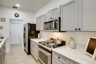 3 Mi to SeaWorld! Cozy Family Home w/ Patio - 6