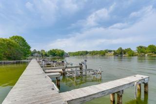Hot Tub, Boat Slip & Arcade Games! Lake Anna Home - 9