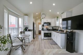 Dual-Cottage Getaway in Oakland w/ Private Pond - 3