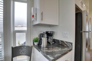 Dual-Cottage Getaway in Oakland w/ Private Pond - 2