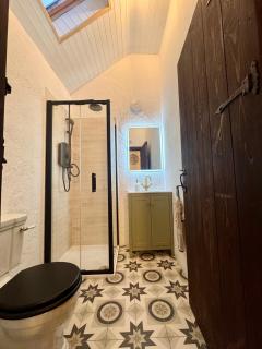 Cottage Sleeps 4 with Parking - 5