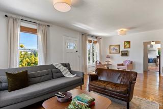 Sebastopol Farmhouse on 3 acres, fiber, kid friendly - 8