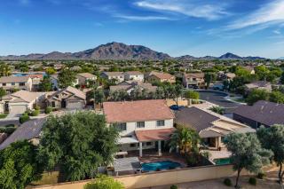 Spacious 5BR Gilbert Home w Pool for Getaway for Family - 9