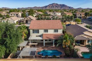 Spacious 5BR Gilbert Home w Pool for Getaway for Family - 1