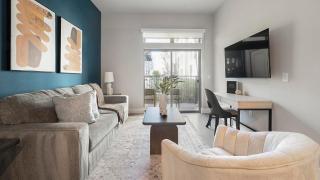 Landing Modern 1BD Pool Courtyard - 7