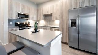 Landing Modern 1BD Pool Courtyard - 5