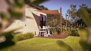 Couple Getaway in Idyllic Bethells Beach - Te Henga - 4