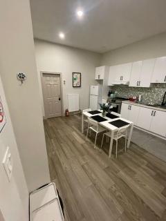 King St Summer AC Patio Suite, Toronto's Best Address - 9