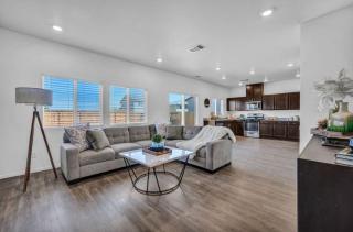 Comfort & Convenience in a Quiet Reno Neighborhood - 8