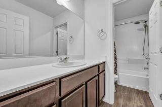 Comfort & Convenience in a Quiet Reno Neighborhood - 4