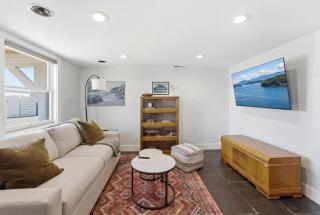 Perch - Waterfront Cabana | Puget Sound & Rainier Views - 1