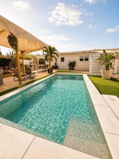 5BR Villa Aruba with Pool Sleeps 10 Family Friends - 1