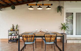Gorgeous Home In Valbandon - 9